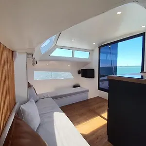  Botel Barco Casa Catamara Sleepandboat Portugal